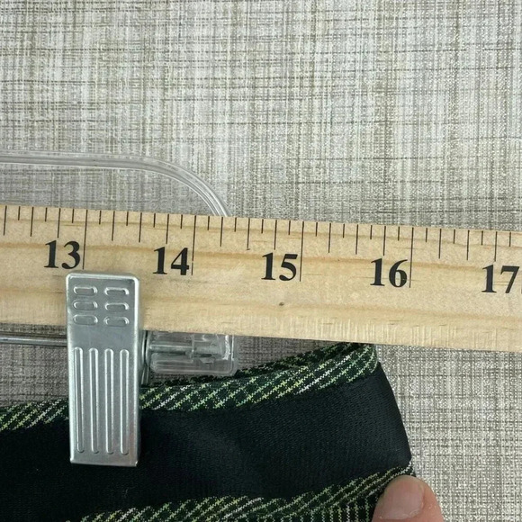 Annika Cutter & Buck Golf Shorts Womens 8 plaid green 2378 - Picture 2 of 8